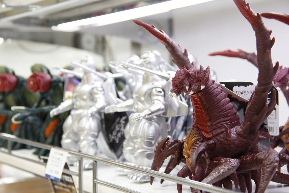 鳥取県米子市の百貨店『米子しんまち天満屋』に登場した「ゴジラ・ストア 米子天満屋 出張所」で販売している商品