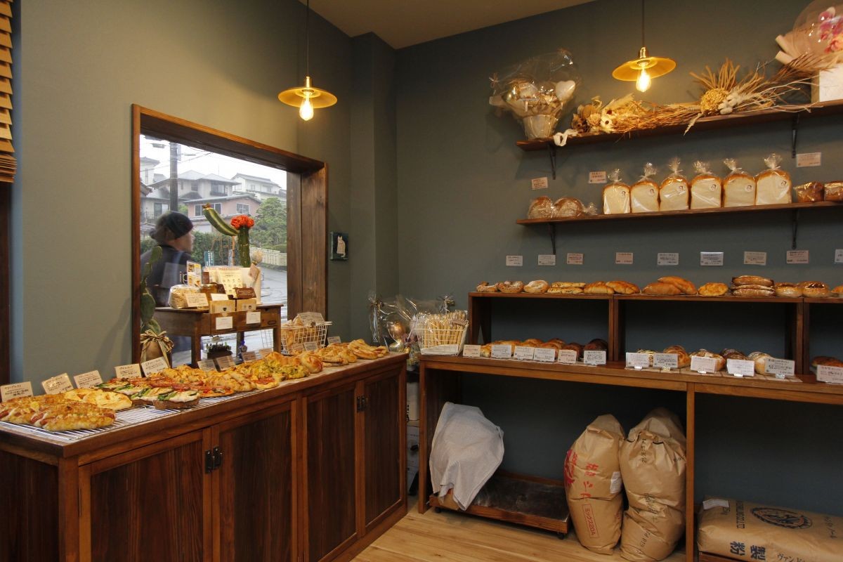 松江市浜乃木にあるパン屋『bakery tsumugi』の店内