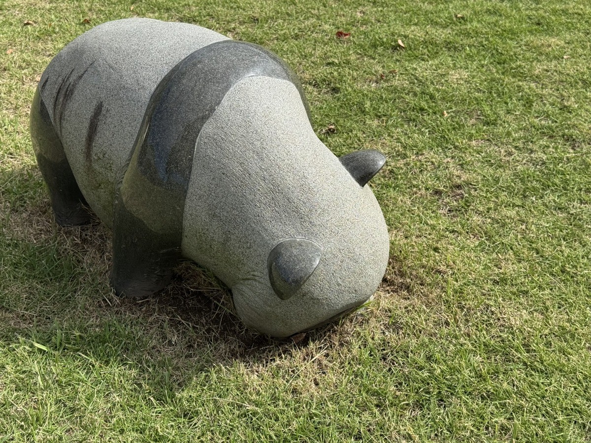 鳥取県湯梨浜町のB級スポット「パンダの楽園」のパンダモニュメント