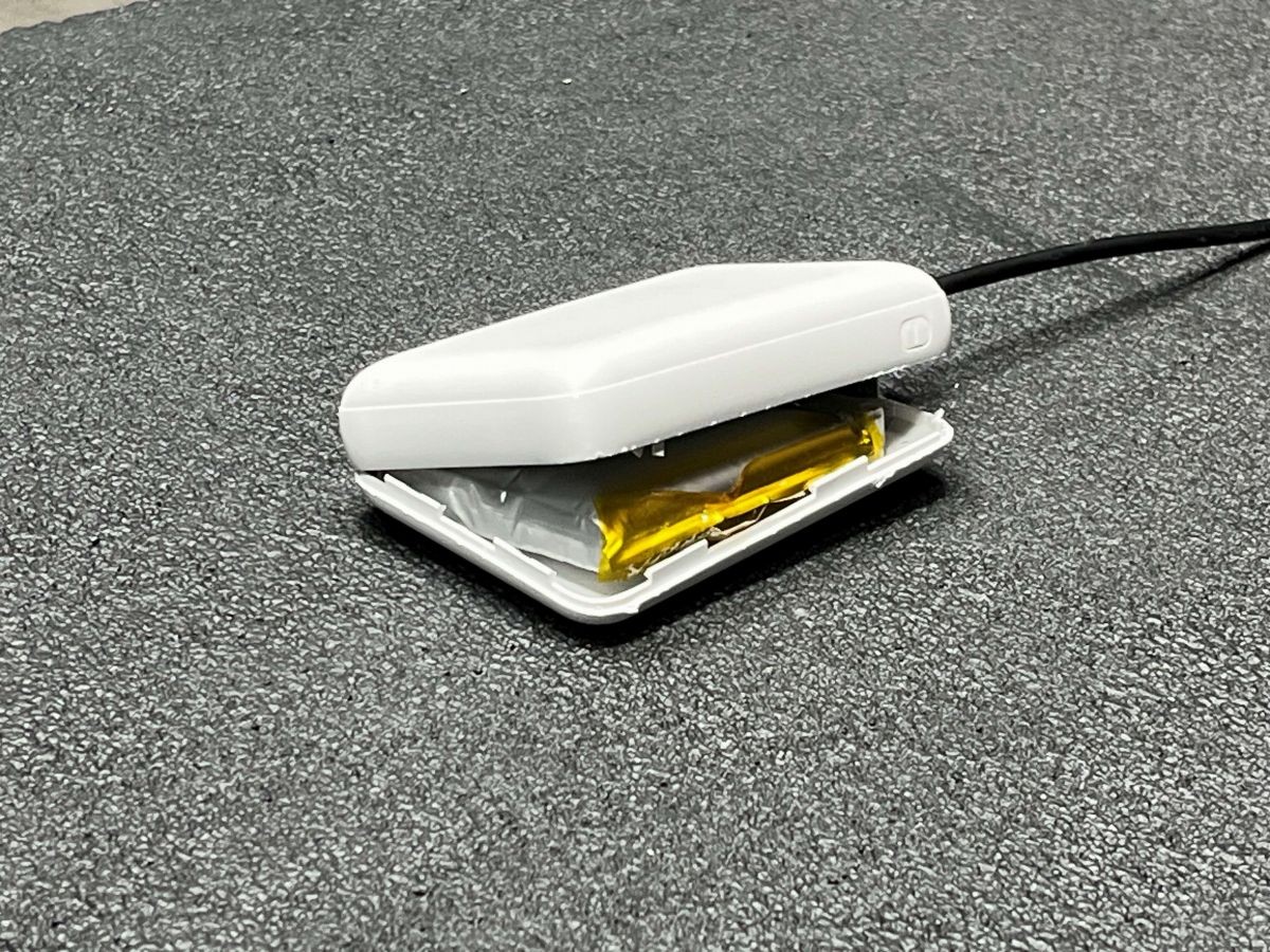 膨張したモバイルバッテリー