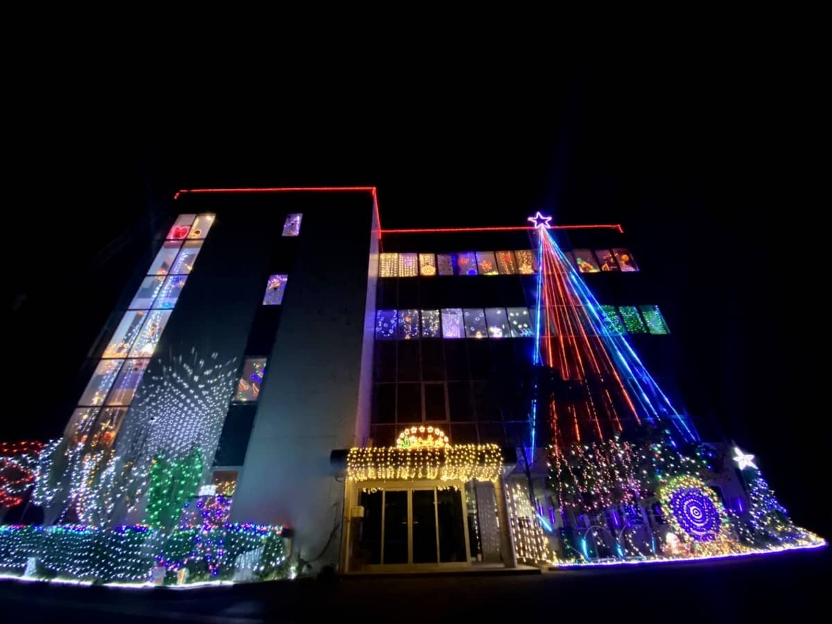 松江市東出雲町のエステック株式会社のイルミネーション（2021年撮影）