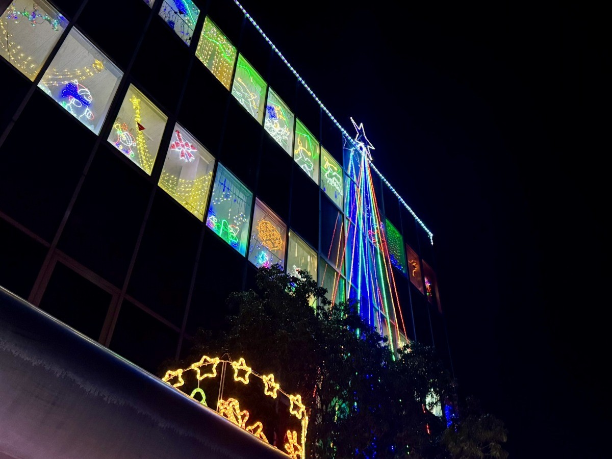 松江市東出雲町のエステック株式会社のイルミネーション