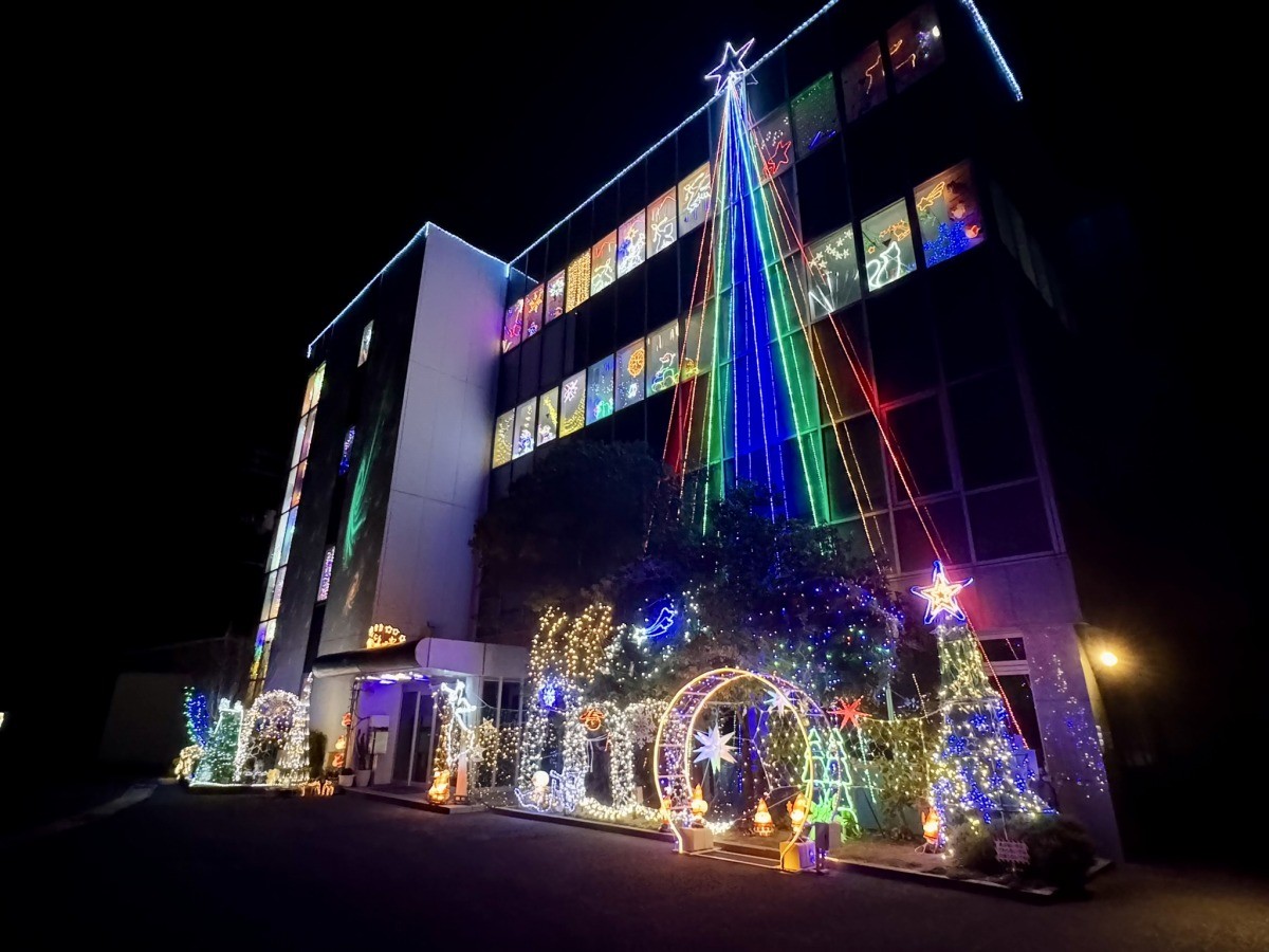 松江市東出雲町のエステック株式会社のイルミネーション