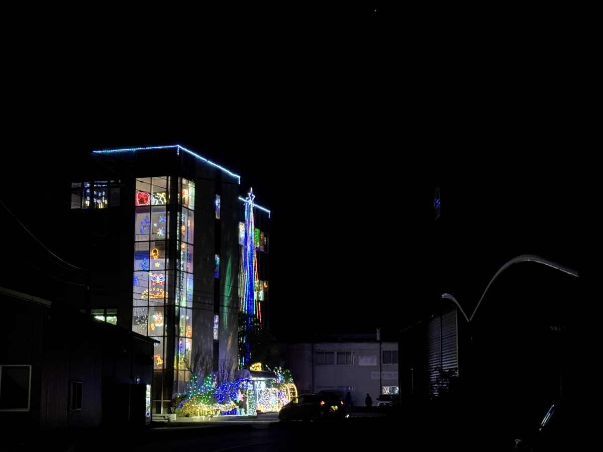 松江市東出雲町のエステック株式会社のイルミネーション