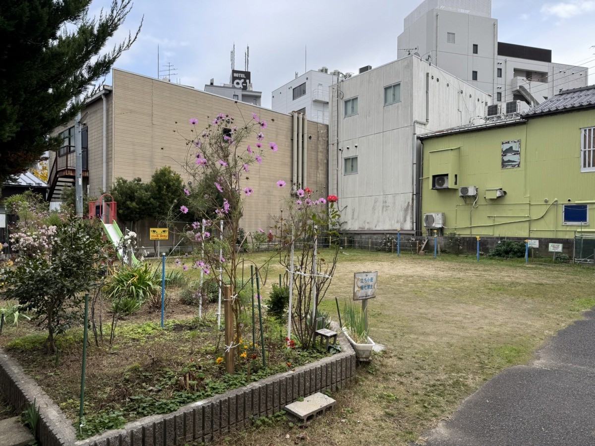 松江市伊勢宮町にある公園『伊勢宮児童遊園地』全景