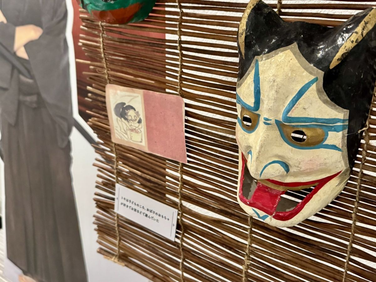 島根県松江市の観光スポット『カラコロ工房』で開催中の企画展「ばけばけ展」の展示品