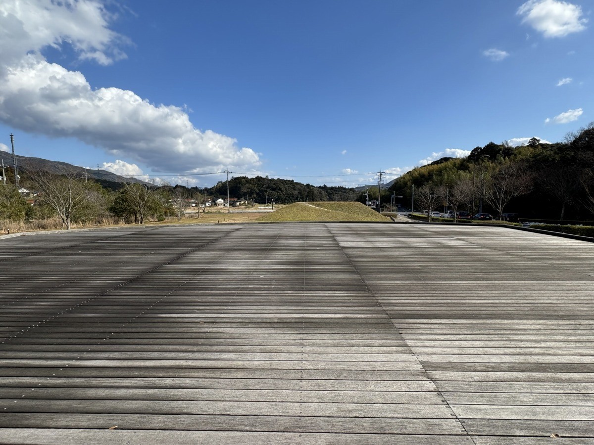 松江市北陵町にある公園『集いの広場』のウッドデッキ