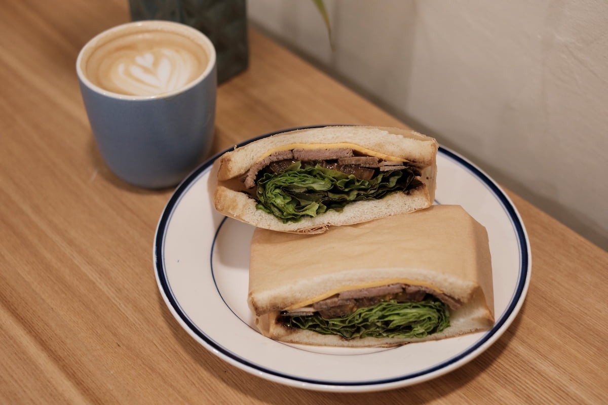 松江市和多見町のゲストハウス＆カフェ『余白』のホットサンド