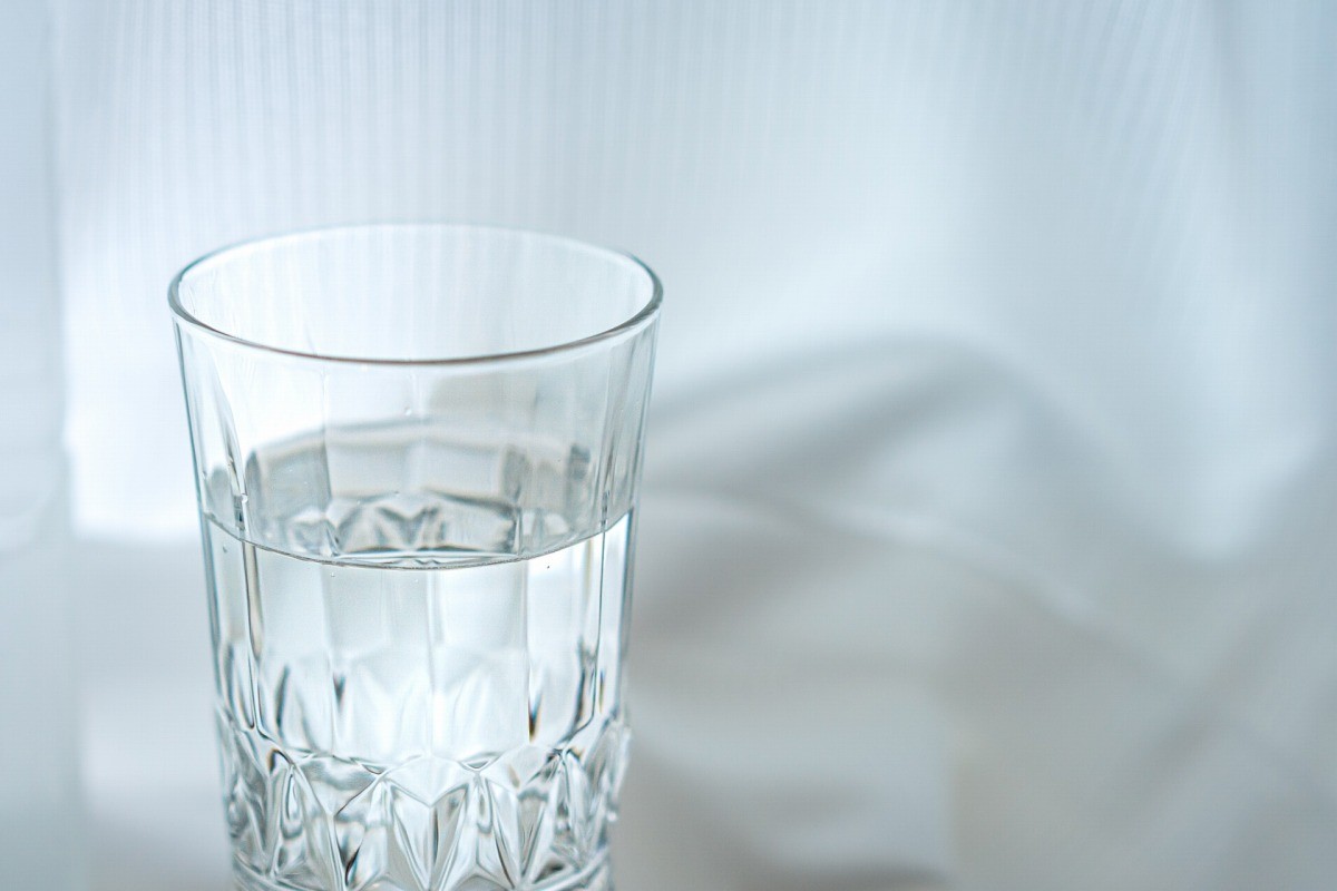 コップに入った水