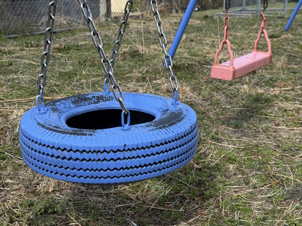 米子市日下の公園『日下児童遊園地』のブランコ