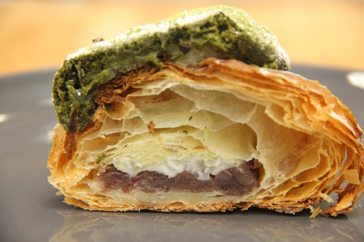 鳥取県伯耆町の人気パン屋『おいしいパンの満てん』の春限定パンの断面