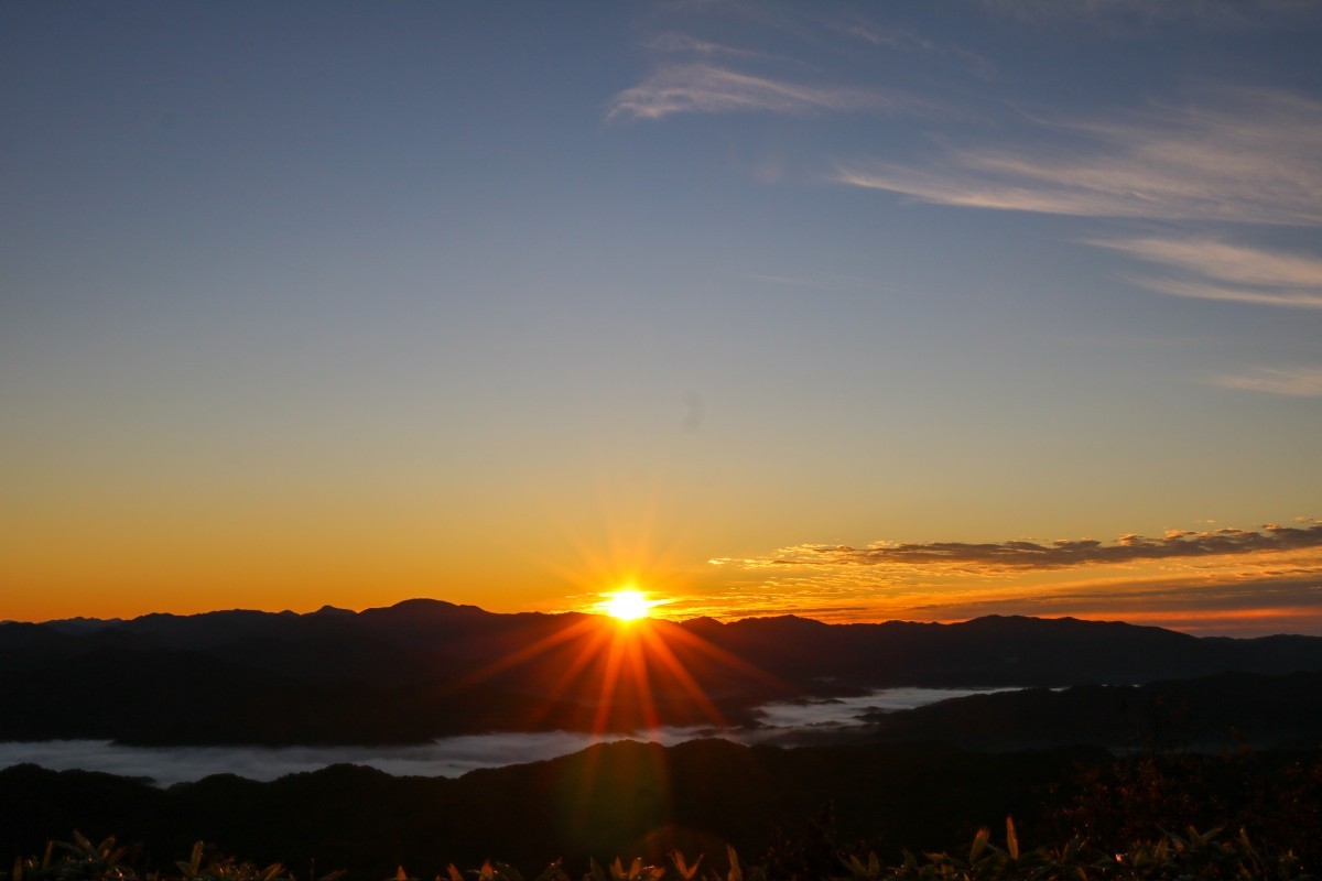 島根県大田市・三瓶山で開催されるイベント「天空の朝ごはん」の開催時の様子