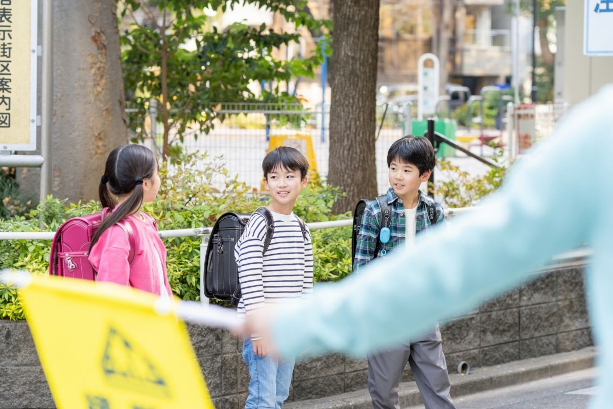 登校中の子ども