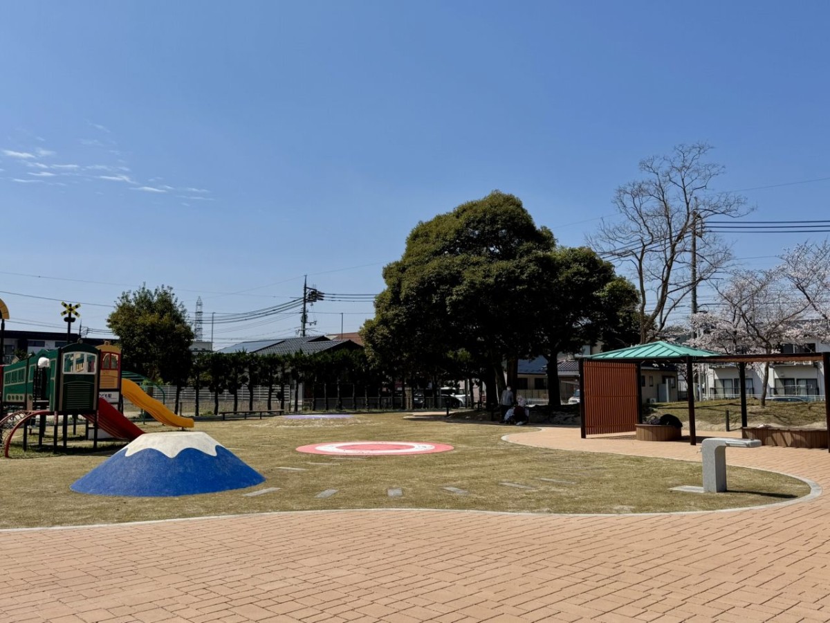 リニューアルした米子市『目久美公園』のこどもゾーン全景