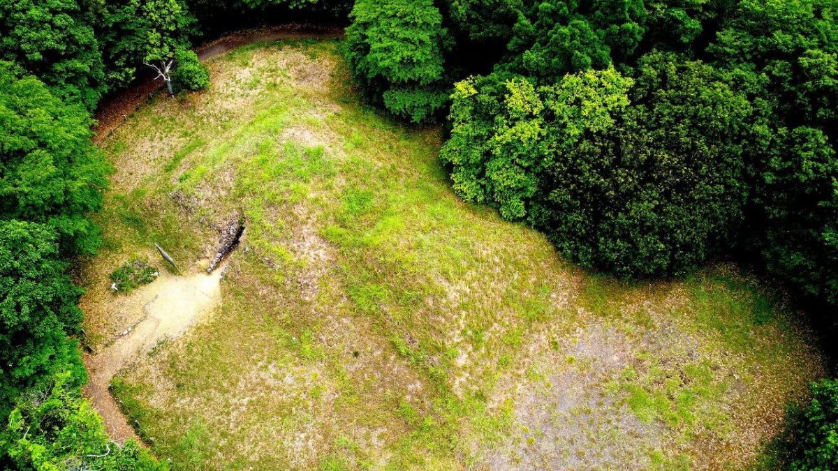 岡田山古墳の空撮