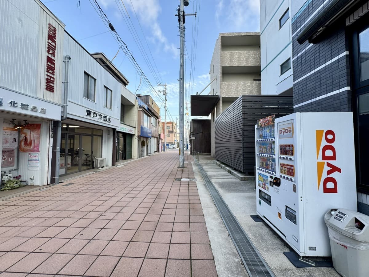 米子本通り商店街の町並み