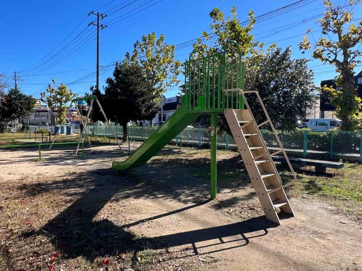 東富安公園の遊具