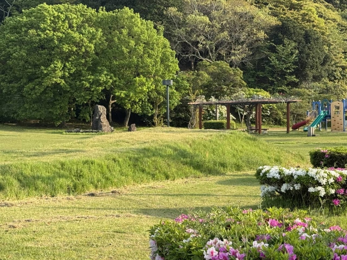 島根県浜田市三隅町の『三隅中央公園』の謎の傾斜