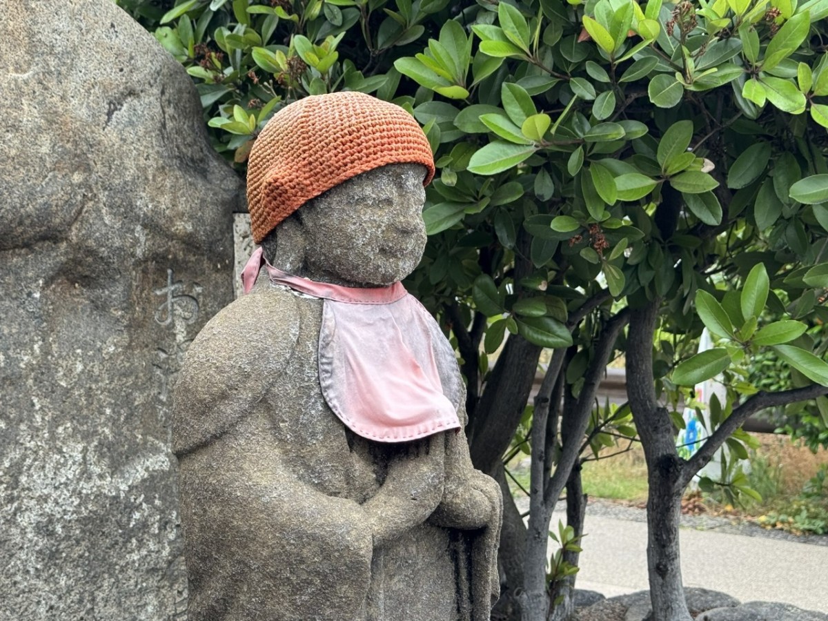 松江市千鳥町にある『お湯かけ地蔵尊』