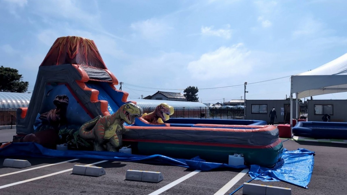 島根県出雲市の観光施設『出雲ICHIGO縁』のウォータースライダー