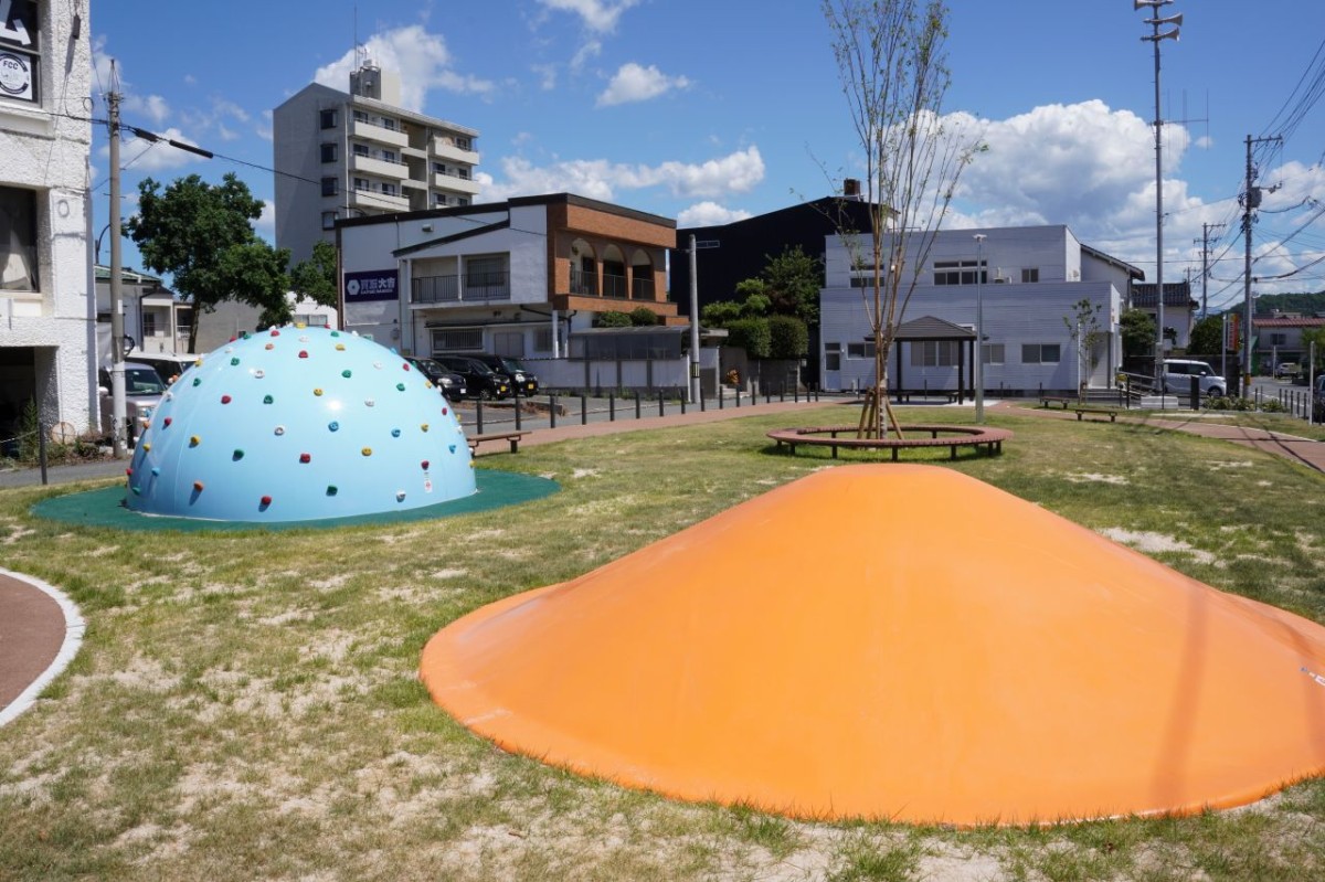 リニューアルした冨士見2号公園の遊具