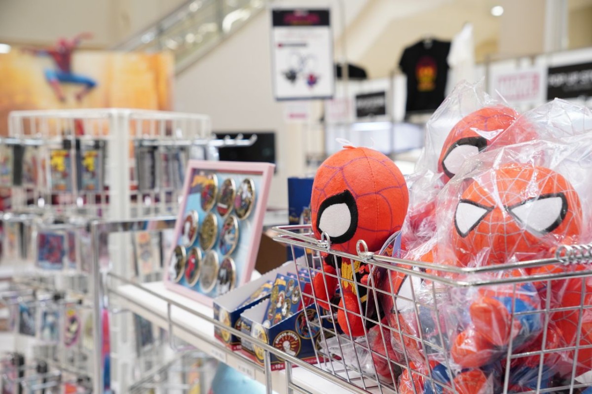 スパイダーマンのぬいぐるみ