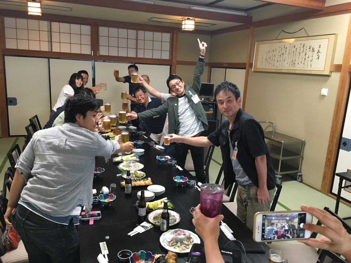 大田市三瓶町で開催される「温泉ソムリエセミナー」のオフ会の様子