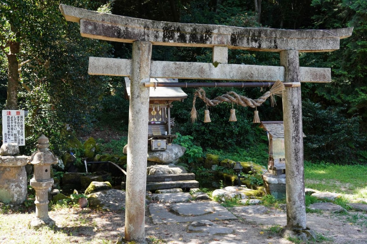 松江市東出雲町にある「髙清水神社」の鳥居