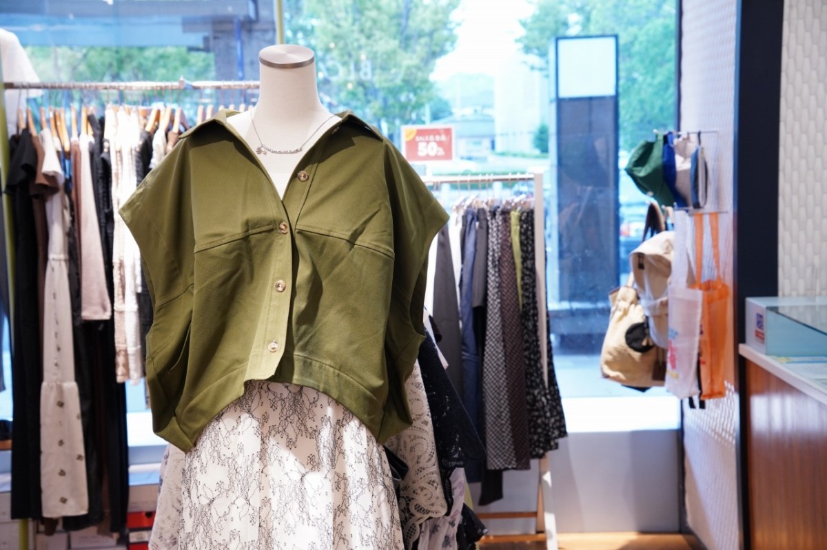 earth music&amp;ecologyの店内
