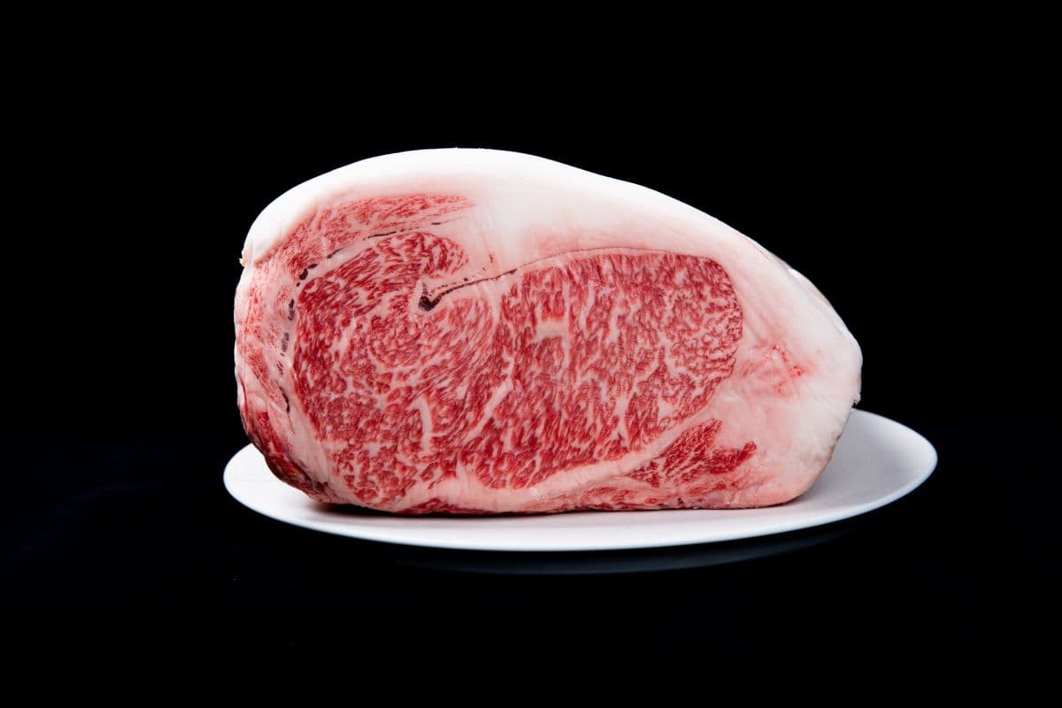 鳥取市湖山町の『ブッシェリーハナフサ』の自慢の肉