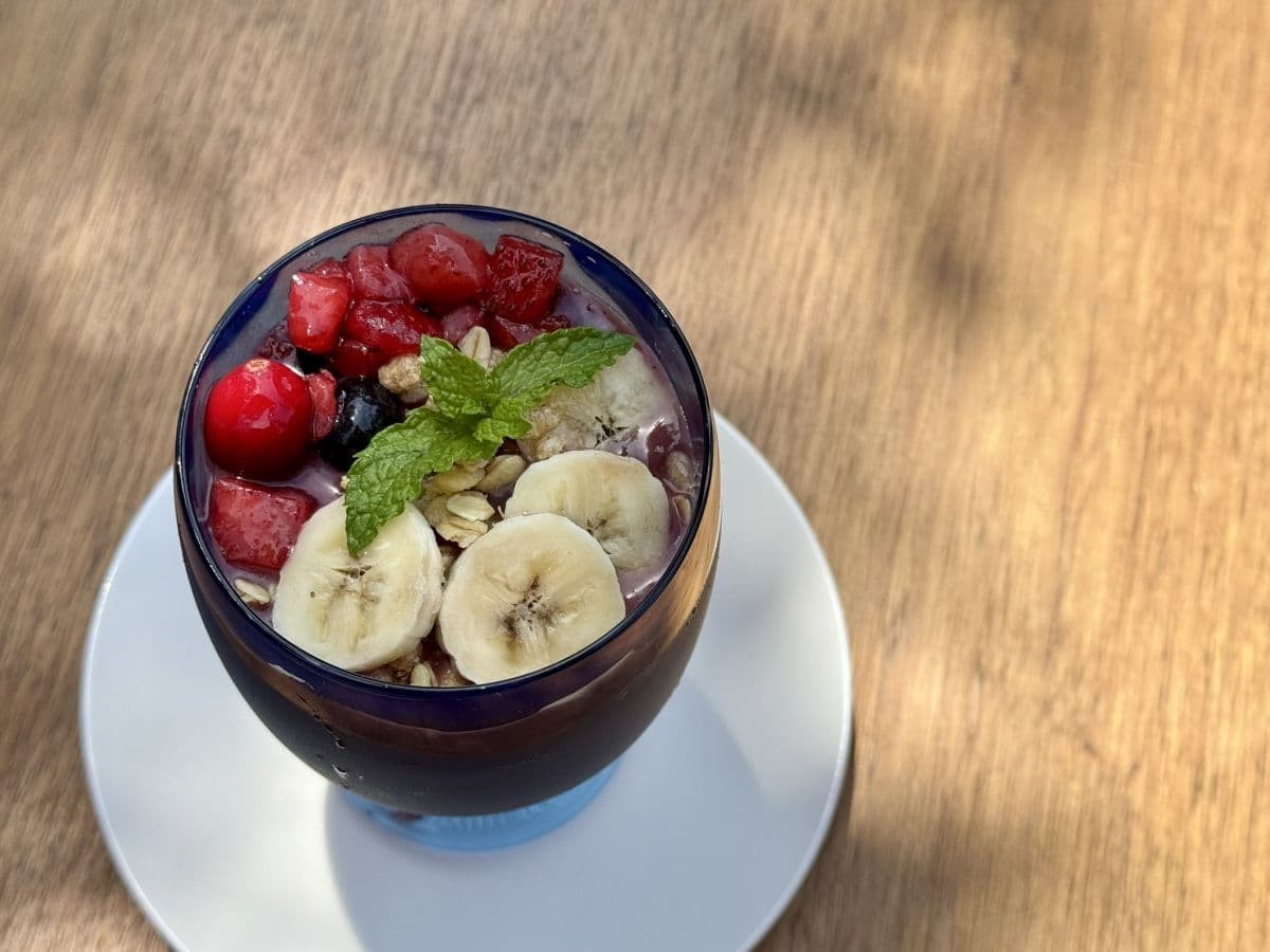 鳥取県米子市の古民家カフェ「カフェトムテ」のアサイーボウル