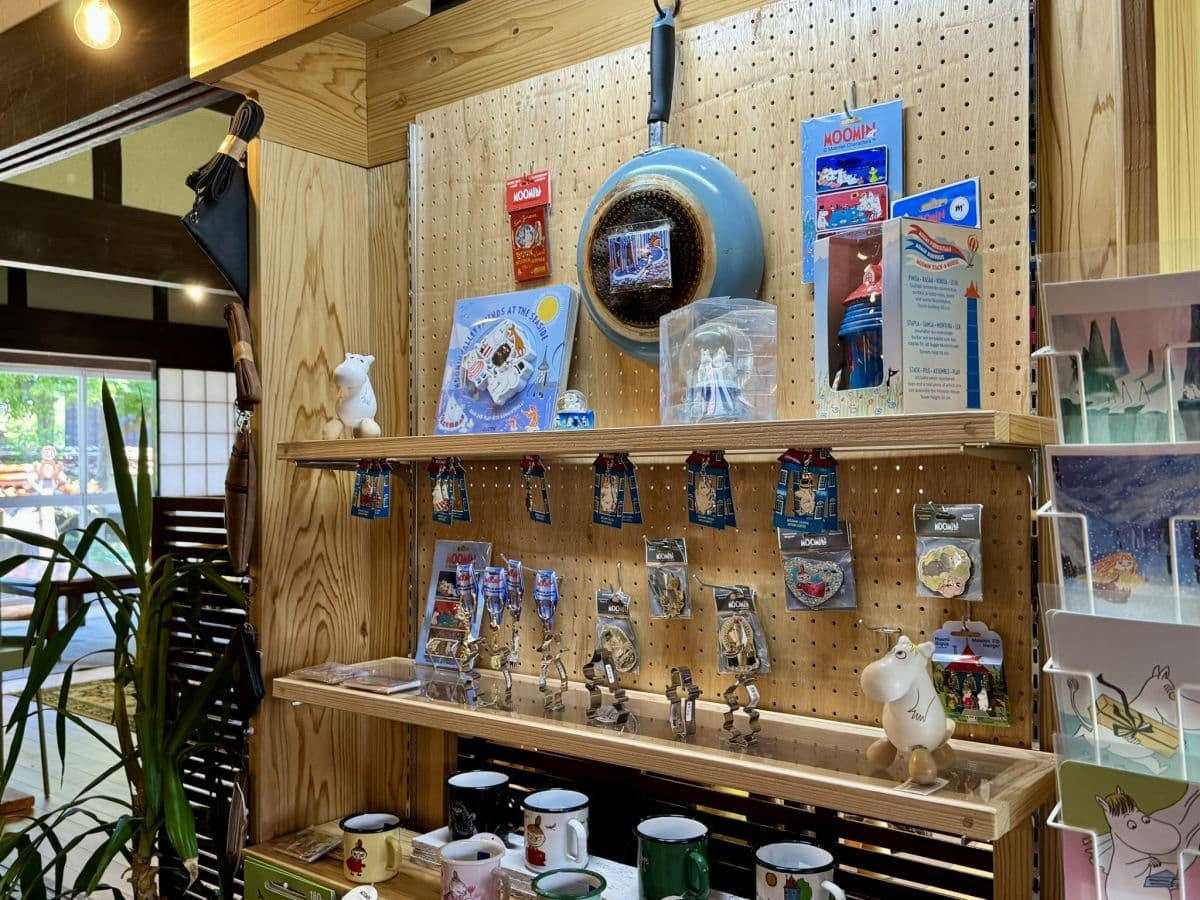 鳥取県米子市の古民家カフェ「カフェトムテ」の北欧雑貨コーナー