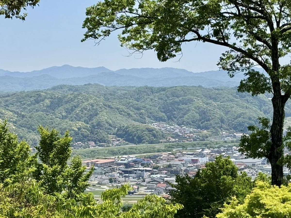 島根県雲南市の『峯寺 遊山荘』の山カフェからの眺め