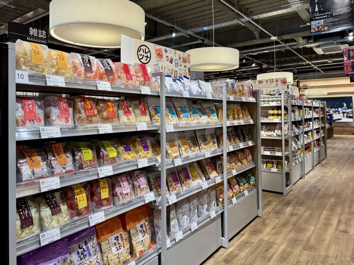 鳥取県米子市の『ハレツナガルマーケット（ハレツナ）』の店内