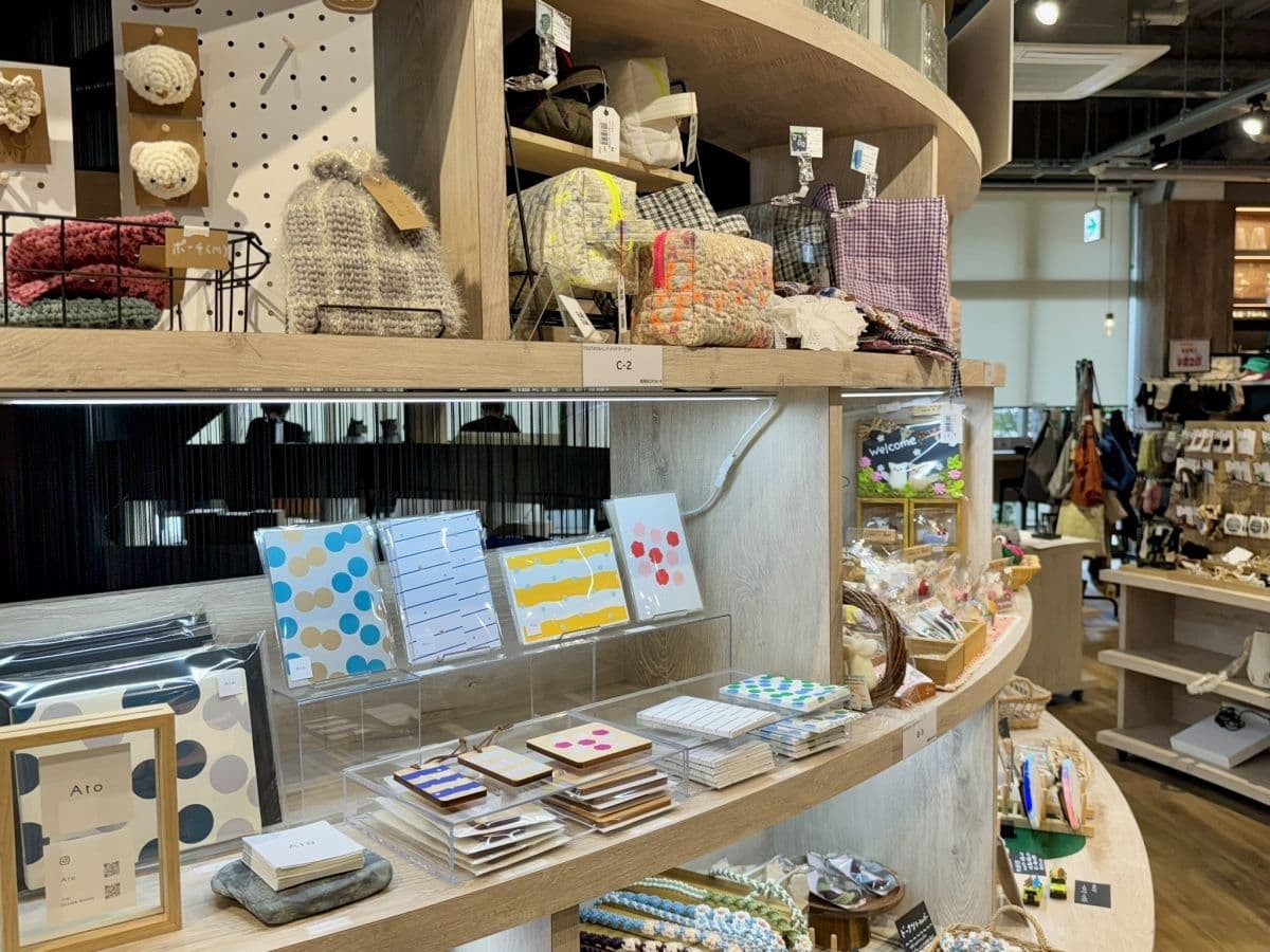 鳥取県米子市の『ハレツナガルマーケット（ハレツナ）』の店内