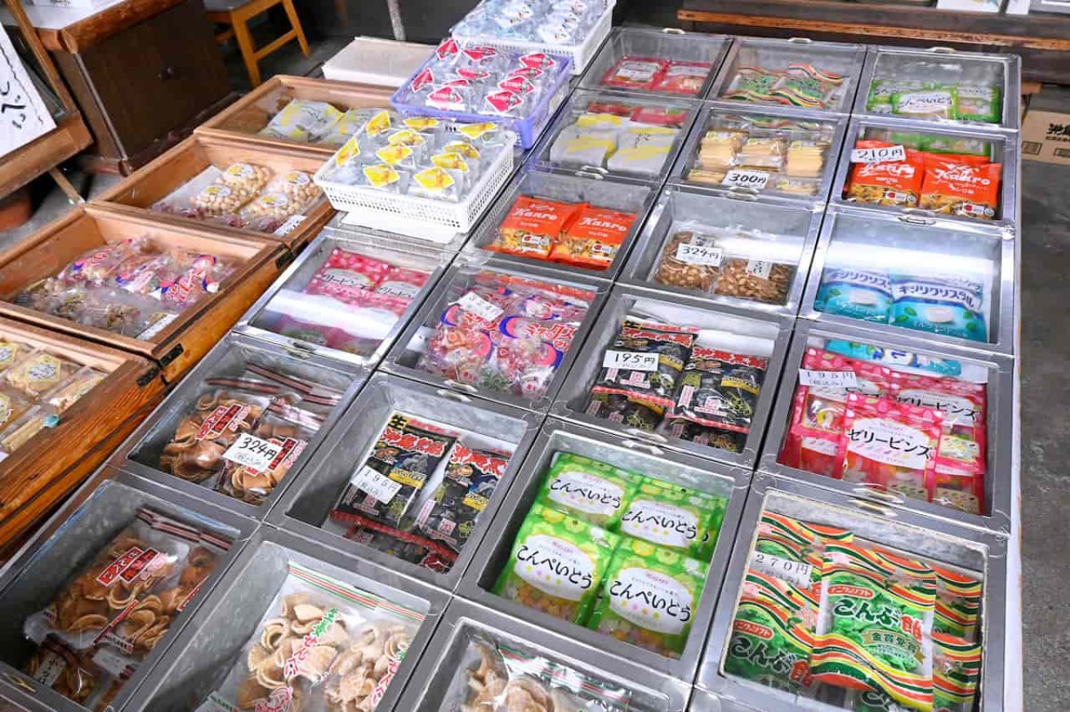 鳥取県境港市にある『辰巳屋商店』で販売する駄菓子