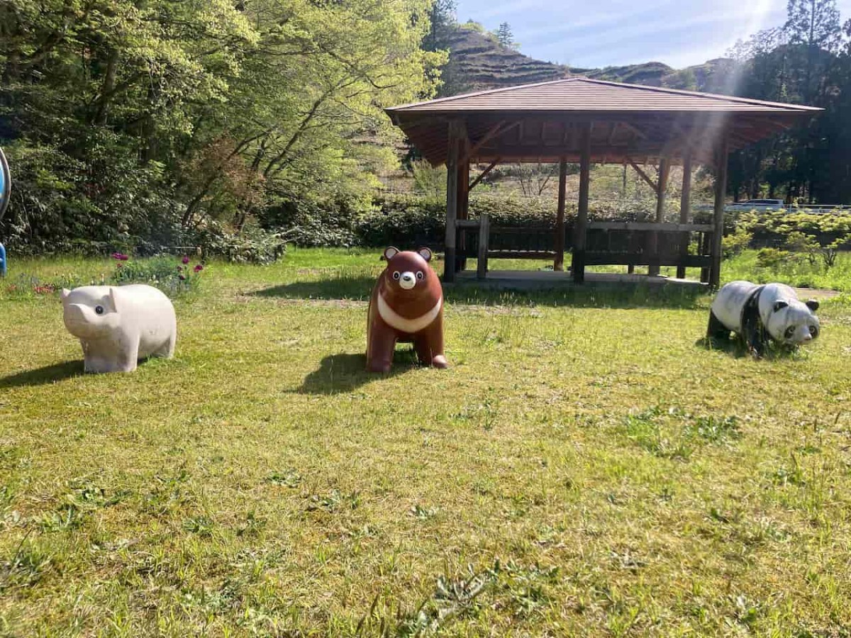 鳥取県日野郡日南町にある『にちなんちびっこ王国』の遊具