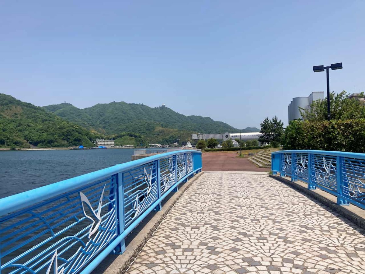 鳥取県境港市にある『弥生緑地』の歩道橋
