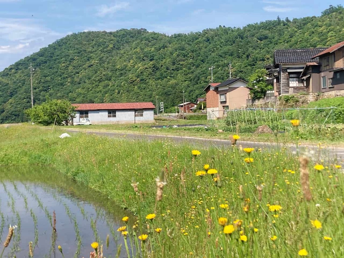 鳥取県倉吉市耳地区にあるモニュメント