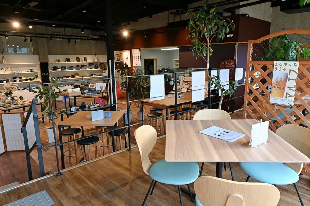 鳥取県米子市にある『KAIKEテラス』カフェの店内
