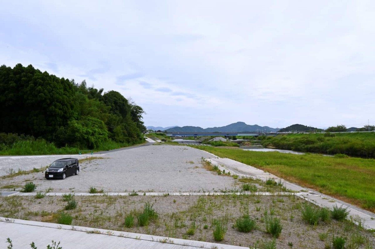 鳥取県米子市にある『水辺の楽校』の駐車場