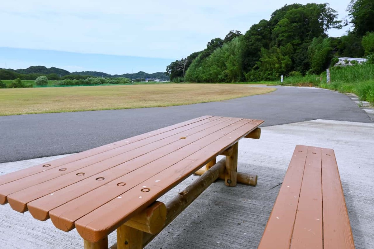 鳥取県米子市にある『水辺の楽校』にあるベンチ