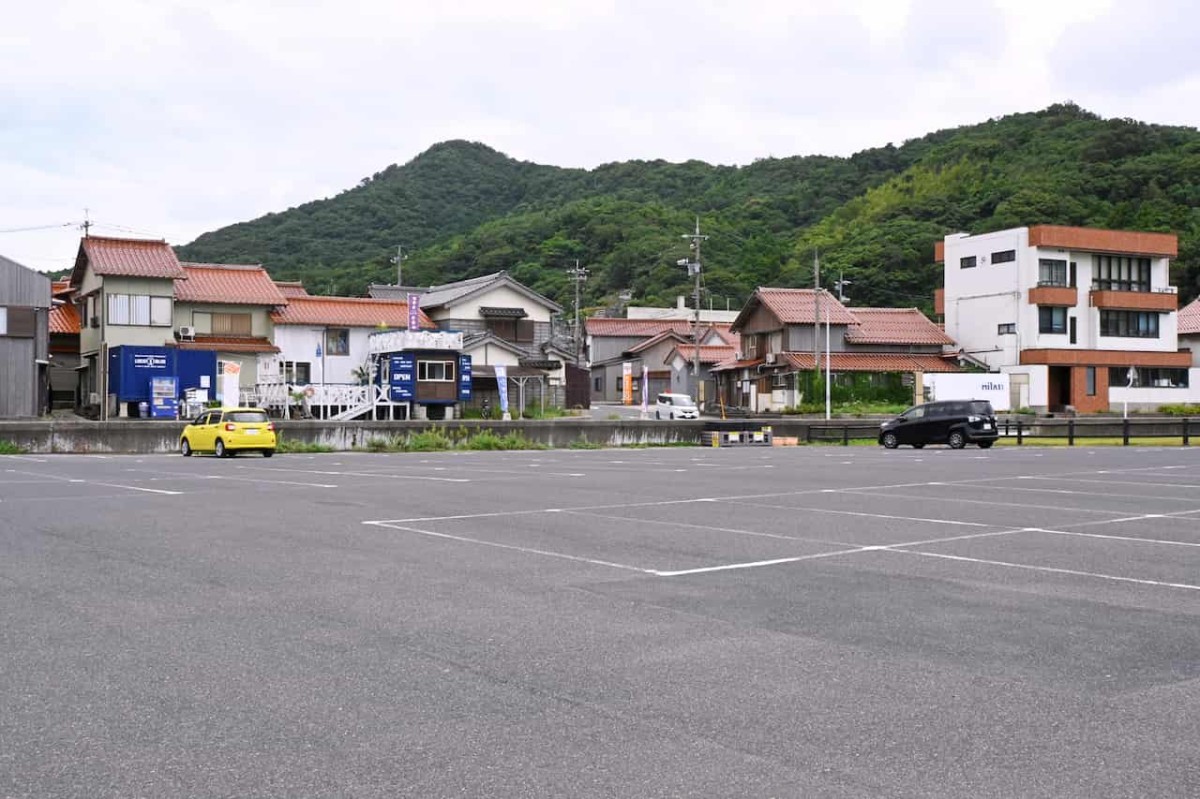 島根県松江市の「野波海水浴場」の駐車場