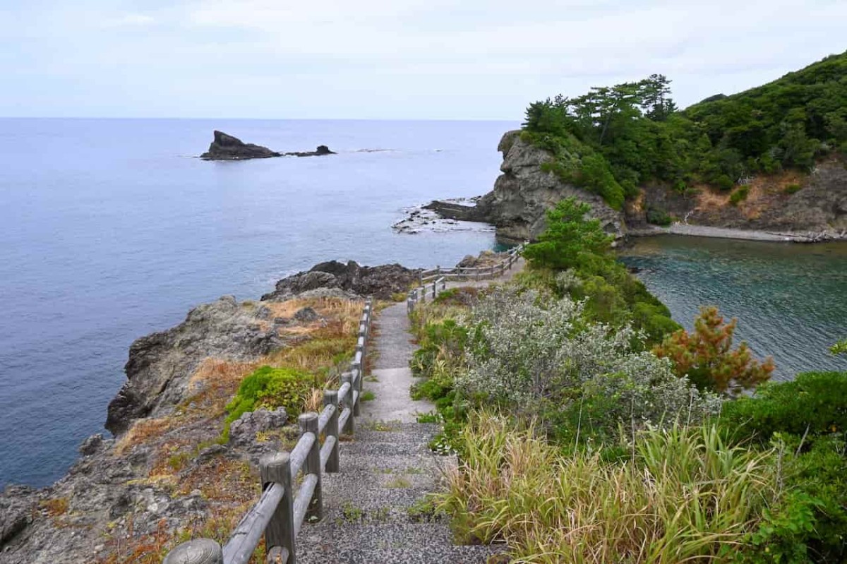 島根県松江市にある桂島キャンプ場の遊歩道からの眺め