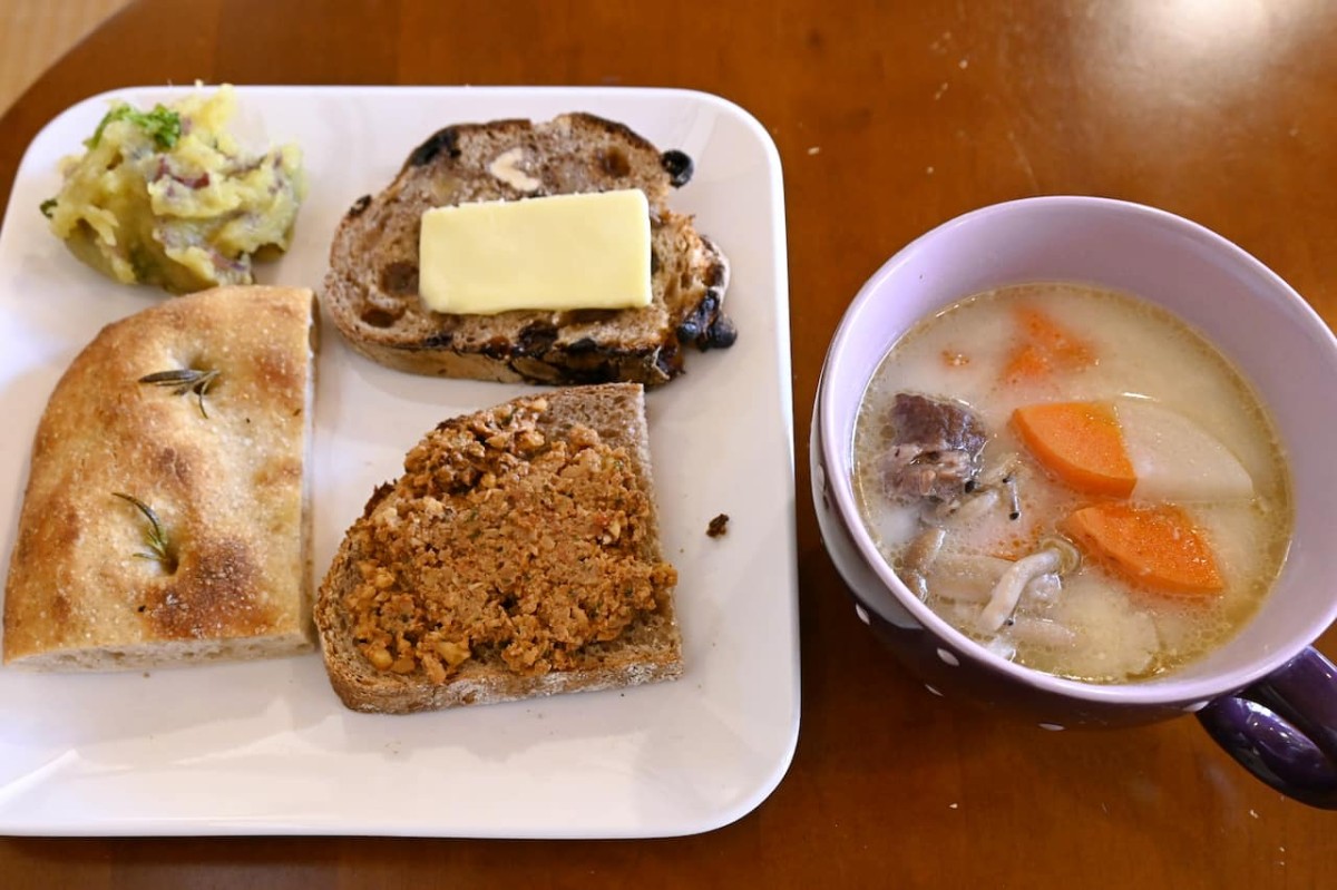 鳥取県東伯郡琴浦町にある『パン塩屋』の「パンランチ」