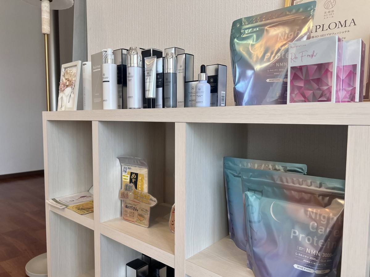 島根県松江市にオープンした美容サロン『beauty salon at-Naru  (ビューティーサロンアットナル)』の店内の様子