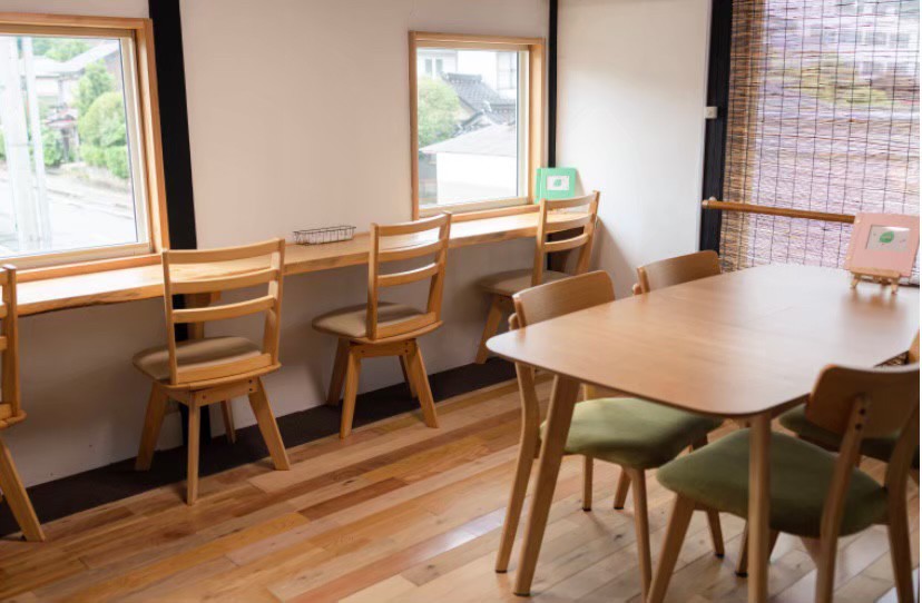 鳥取県鳥取市にある『日本茶カフェ 葉の香（はのか）』の店内の様子