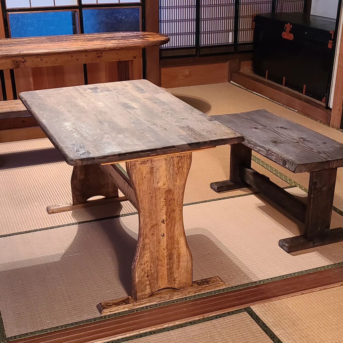 鳥取県八頭町にある古民家カフェ『kimu cafe』の店内の様子