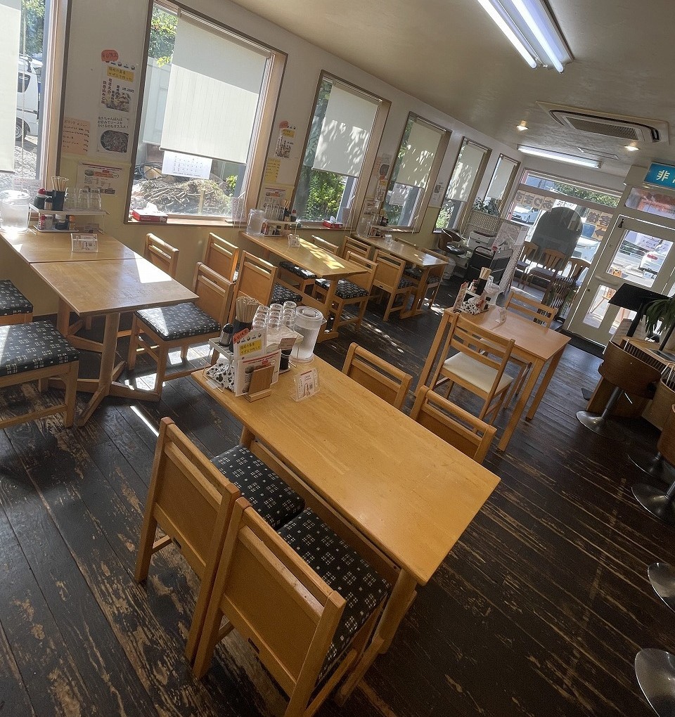 鳥取県米子市に移転オープンした『隠岐ちゃんぽんライトハウス』の店内の様子