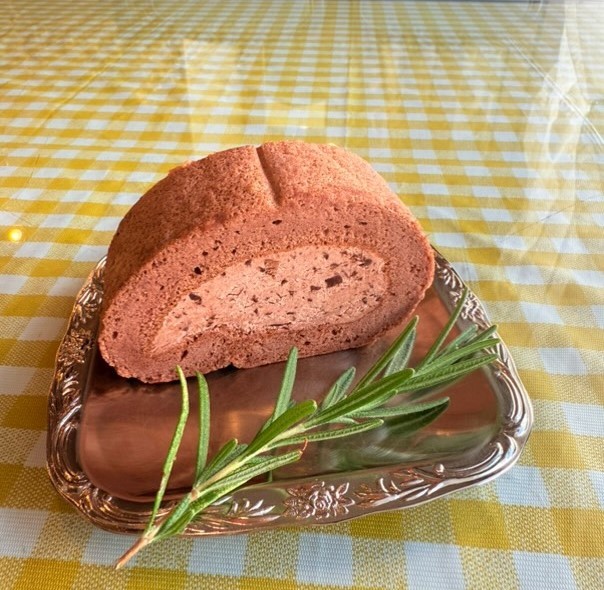 島根県益田市にオープンした『すなぎつねのきまぐれロールケーキっ茶』のロールケーキ